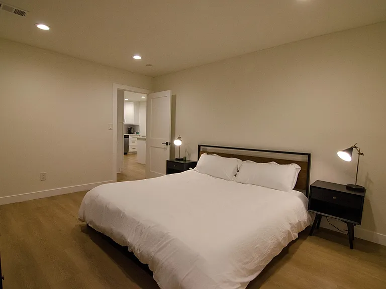 1236 N Evergreen Ave — Photo 10