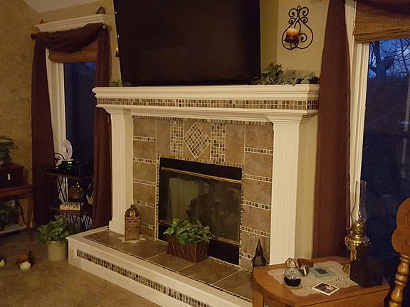 3rd image of 15810 Meadow Ct