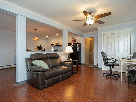 2nd image of 865 Belleville Dr