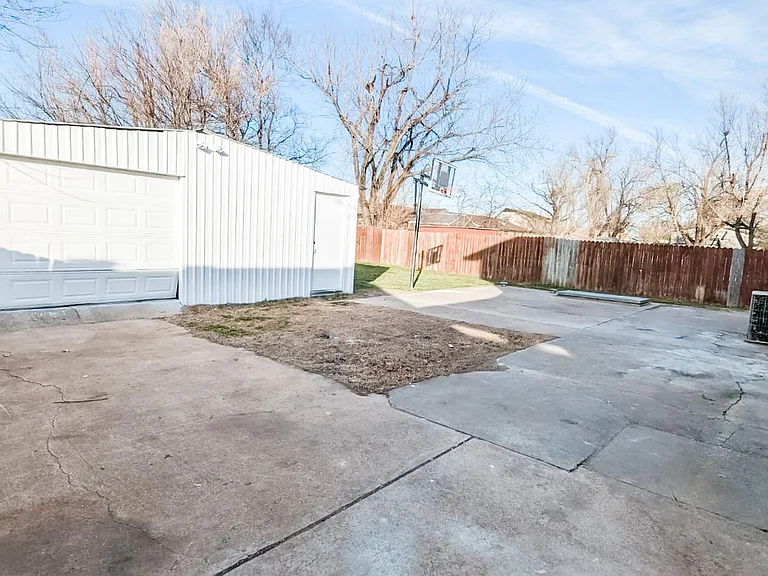 1017 NW 1st St — Photo 19