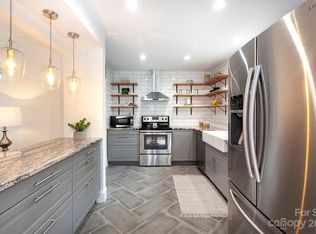 1239 Dresden Dr W, Charlotte, NC 28205