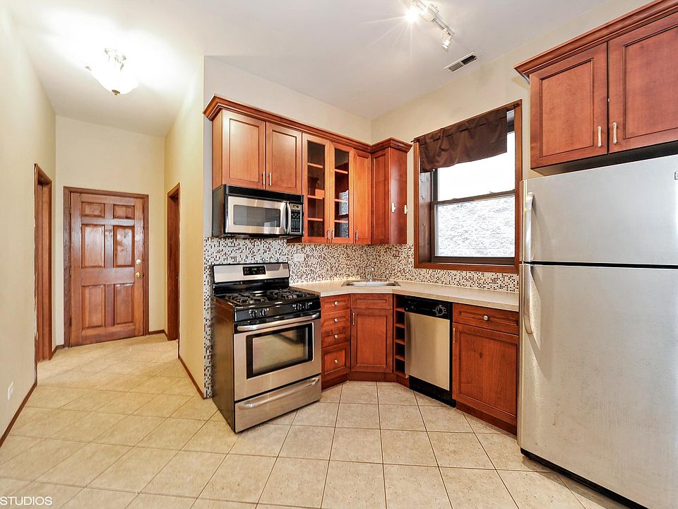 1st image of 3831 N Southport Ave APT 3F