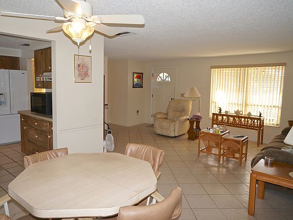 2nd image of 325 Rotonda Cir
