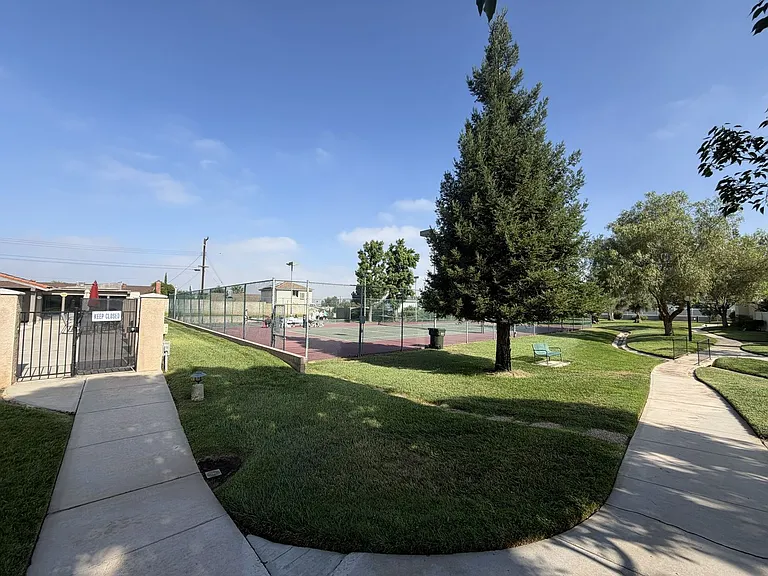 1594 Christopher Ln — Photo 36