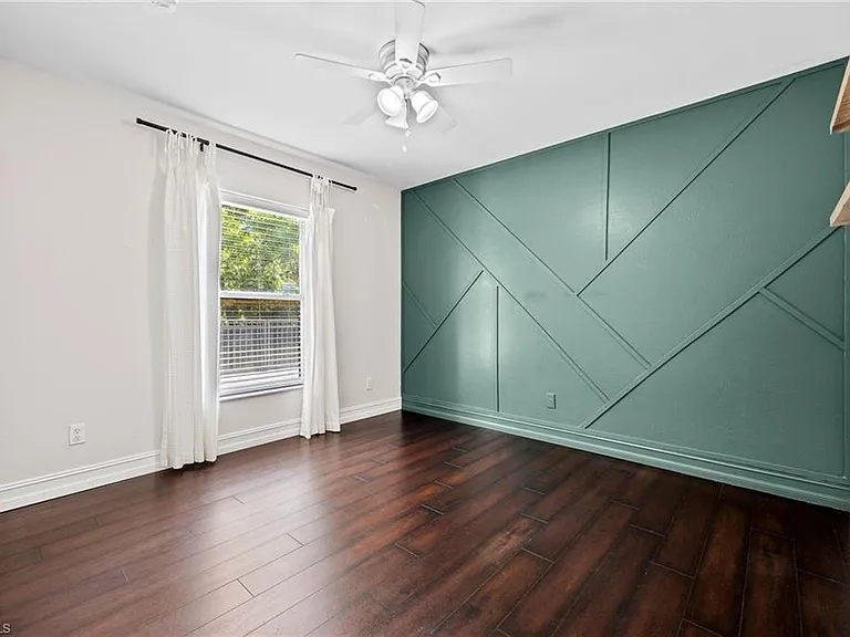 421 Broadmoor St — Photo 20