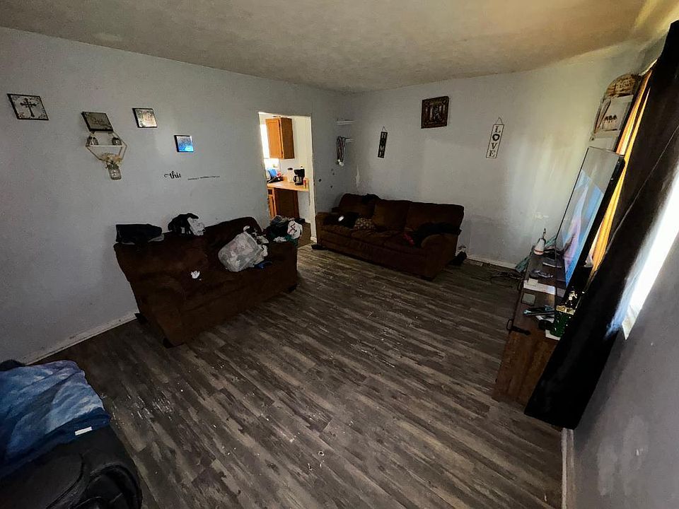 2nd image of 3344 Auburn Rd