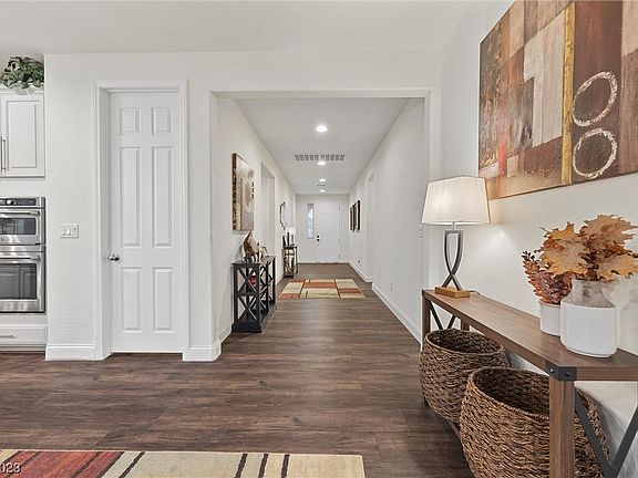 4th image of 6481 Winecup St