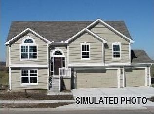 1002 Timberline Dr, Cameron, MO 64429