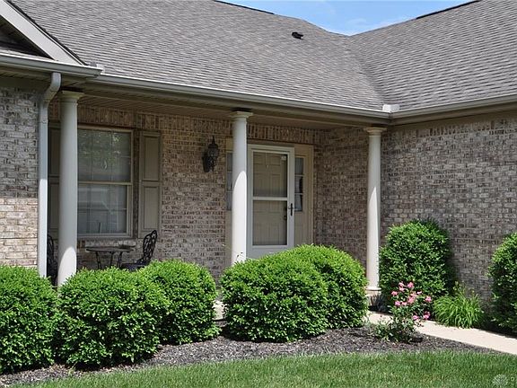 3rd image of 425 Clover Hill Dr