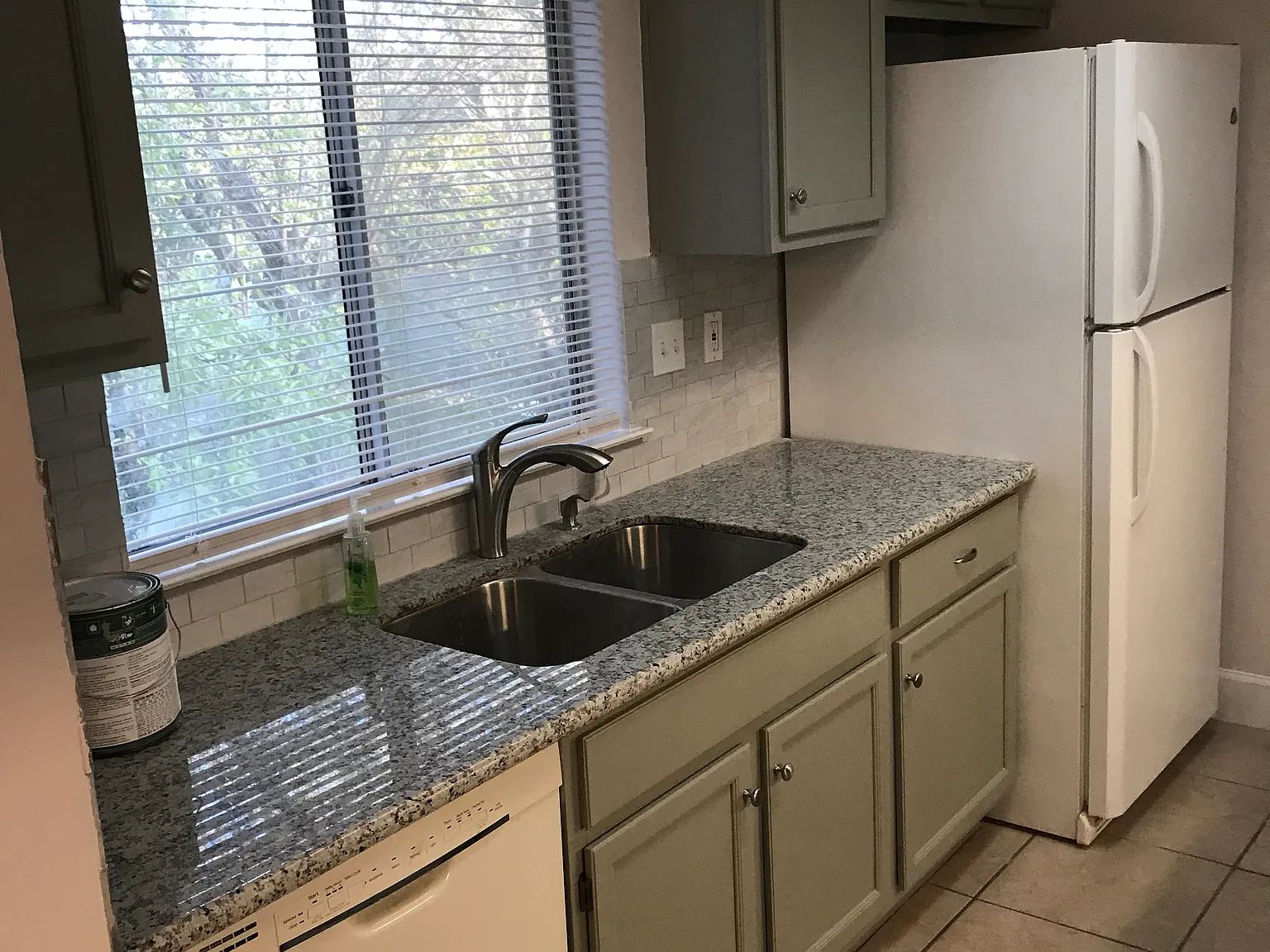2 bed, 1300 sqft, $1,500 — Photo 2