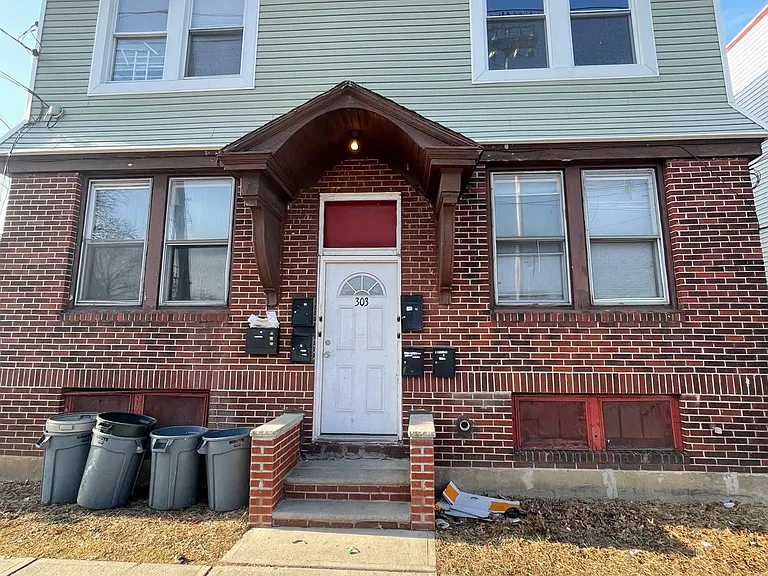 303 Hobson St #2R — Photo 1