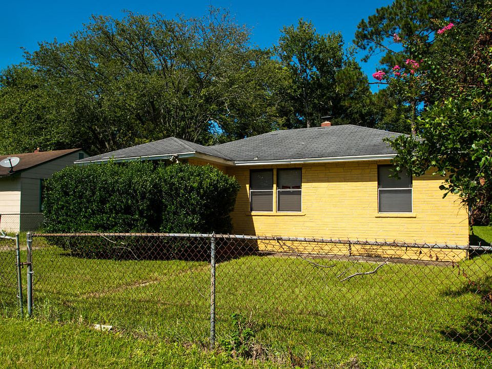 1st image of 4835 Campenella Dr