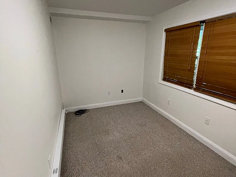 406 Leverington Ave #F — Photo 10