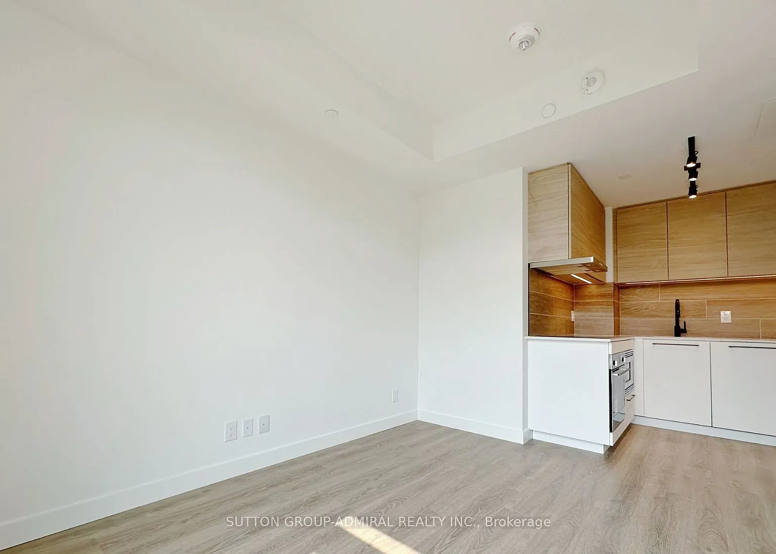 1 bed, $2,099 — Photo 3