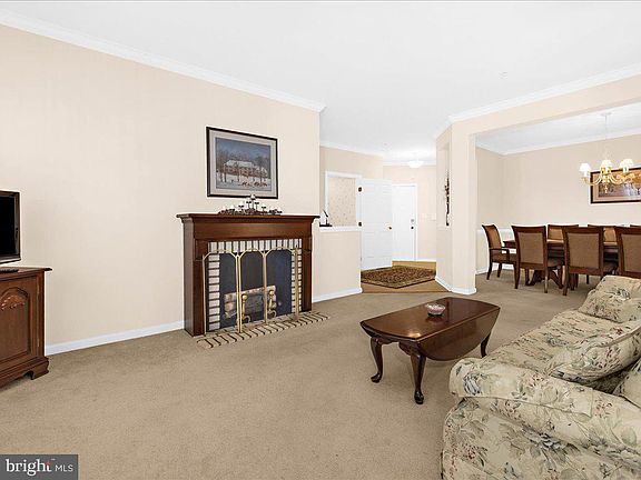 4th image of 1007 Samantha Ln APT 202