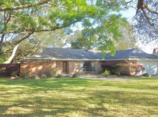 43 Country Club Rd, Shalimar, FL 32579