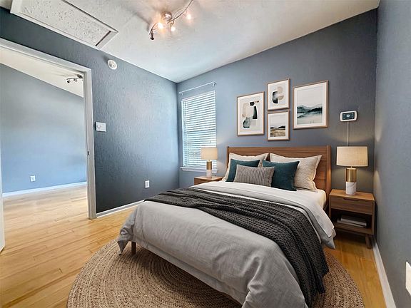 2nd image of 3204 Manchaca Rd APT 302