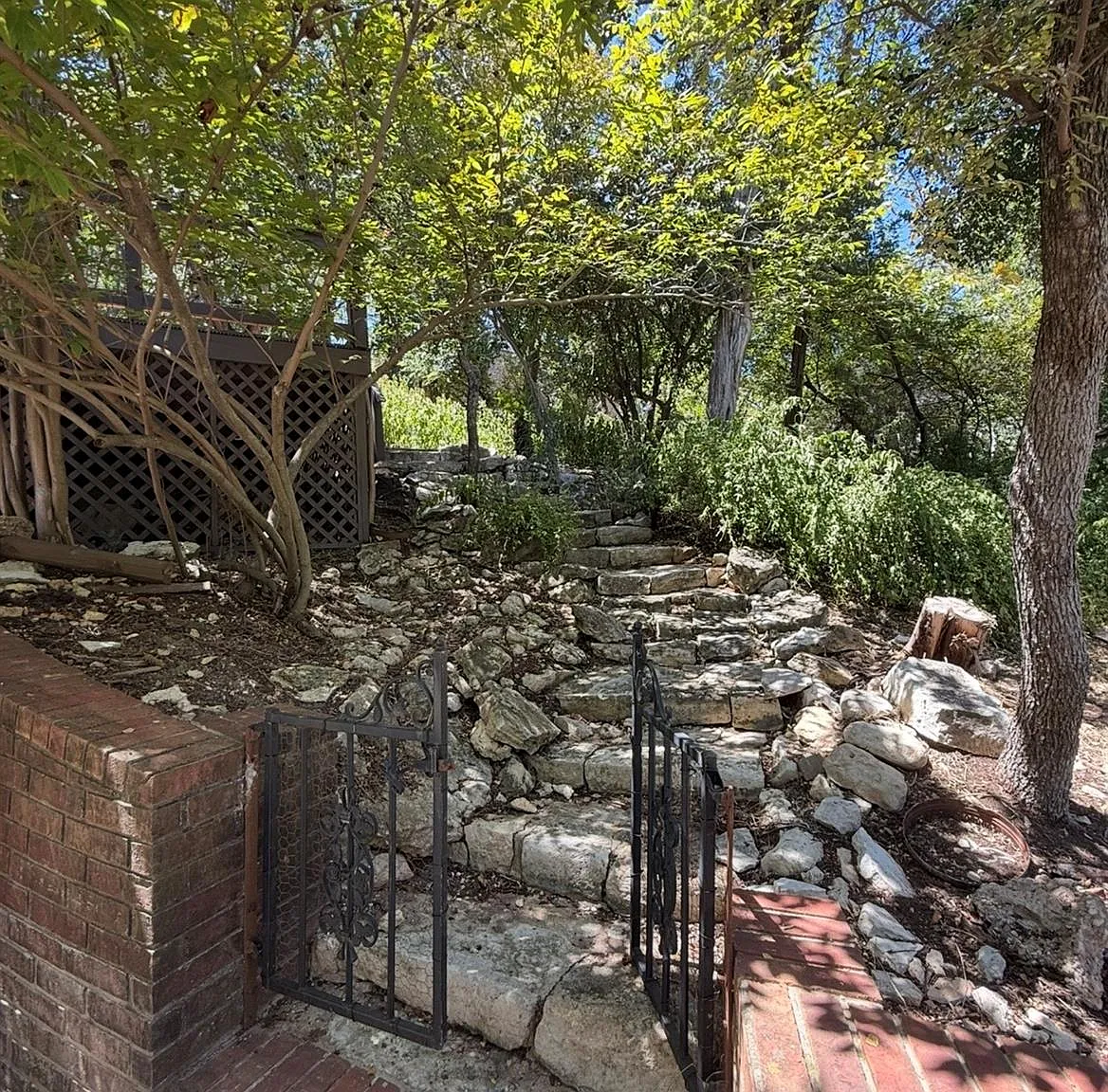 3 bed, 2.5 bath, 1879 sqft, $2,850 — Photo 3