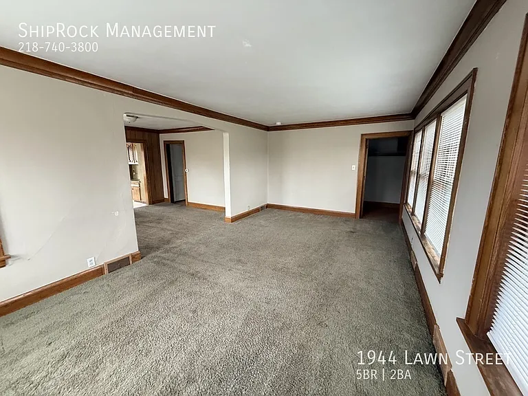 1944 Lawn St — Photo 15