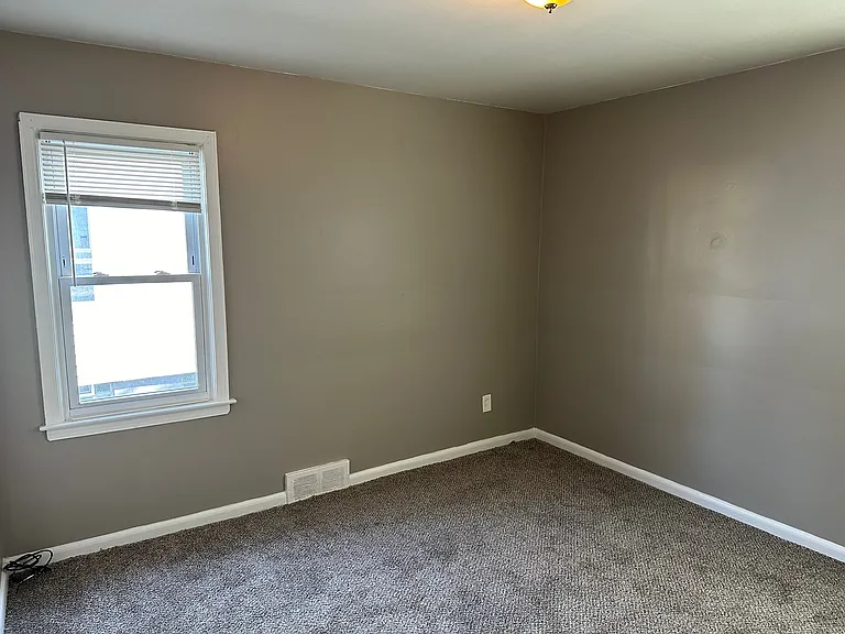17520 Toepfer Dr — Photo 2