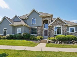 1252 Dartmouth Dr, Waunakee, WI 53597
