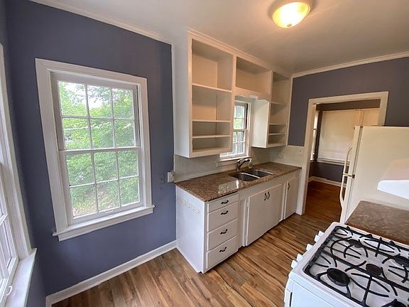 4th image of 449 N Assembly Dr
