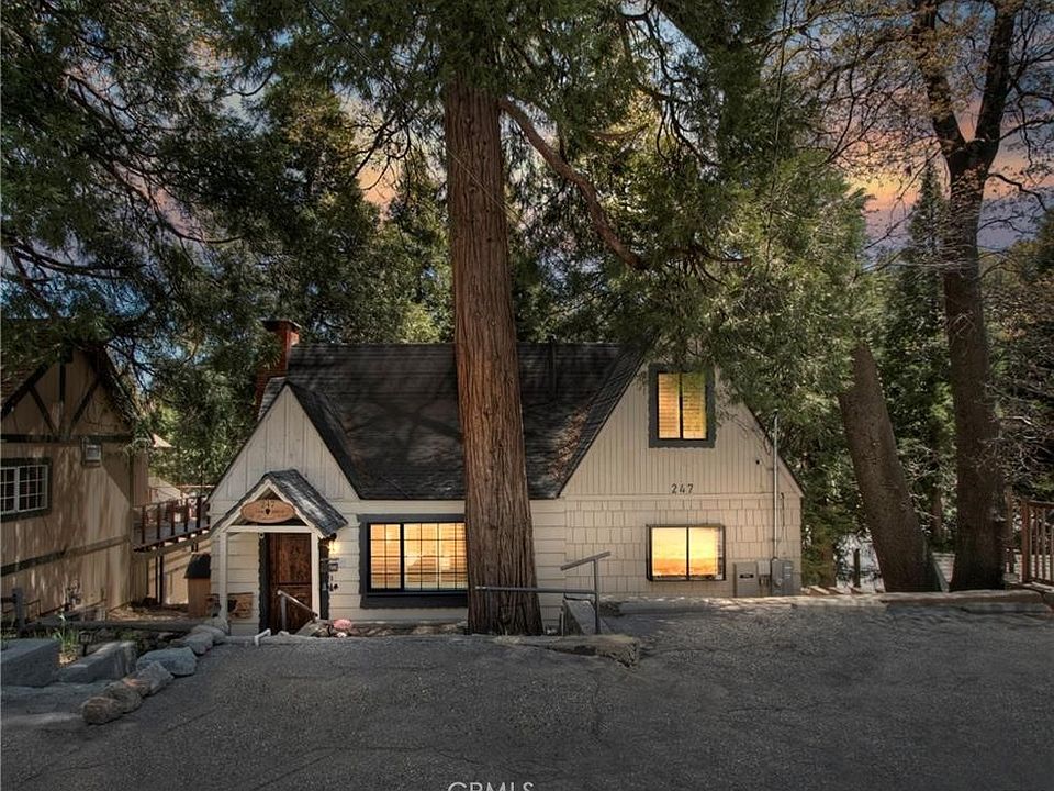 1st image of 247 Oak Dr