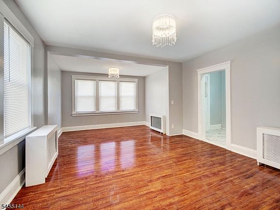 5th image of 165 Randolph St