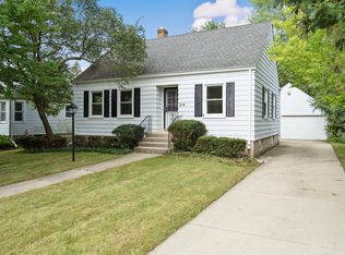 214 Nebraska St, Geneva, IL 60134