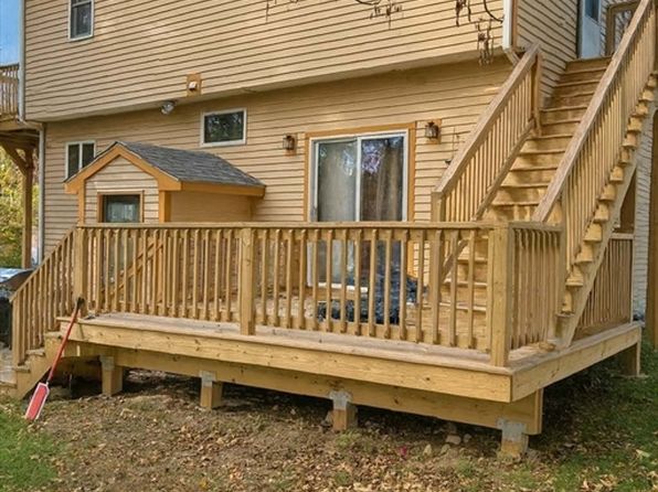 1042 Sassaquin Ave APT 2