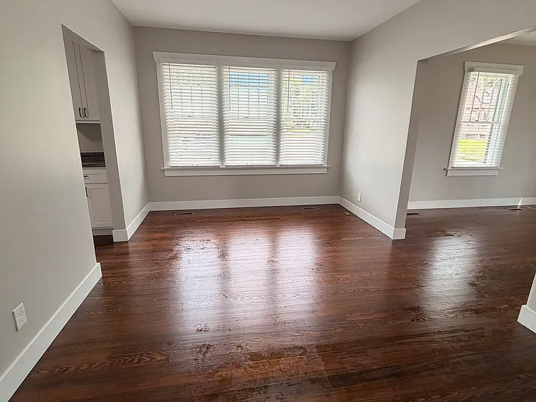 4730 Walter St — Photo 7