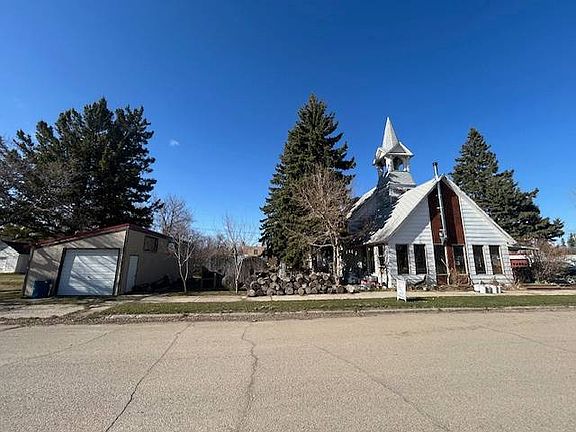 5th image of 199 Main St