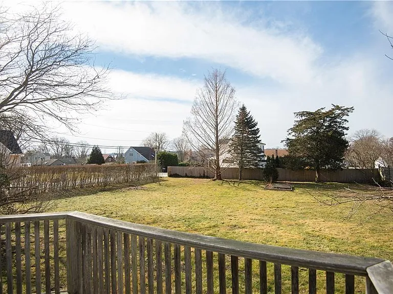 281 Wolcott Ave — Photo 15