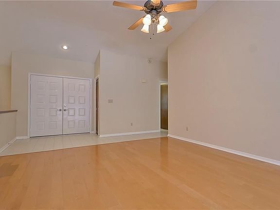 3rd image of 3828 Hanover Hill Dr
