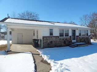 102 Locust Ave, Green Forest, AR 72638
