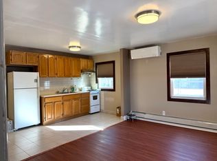 42-47 194th St #1F, Flushing, NY 11358