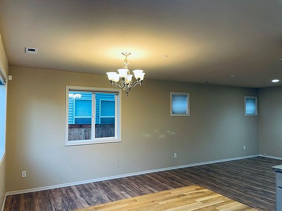 4th image of 1809 Cadborough Ln