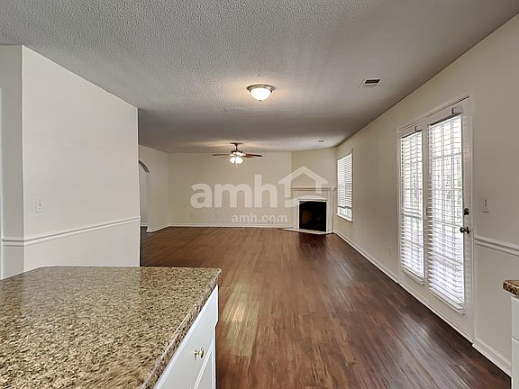 4th image of 106 Sweetland Ct