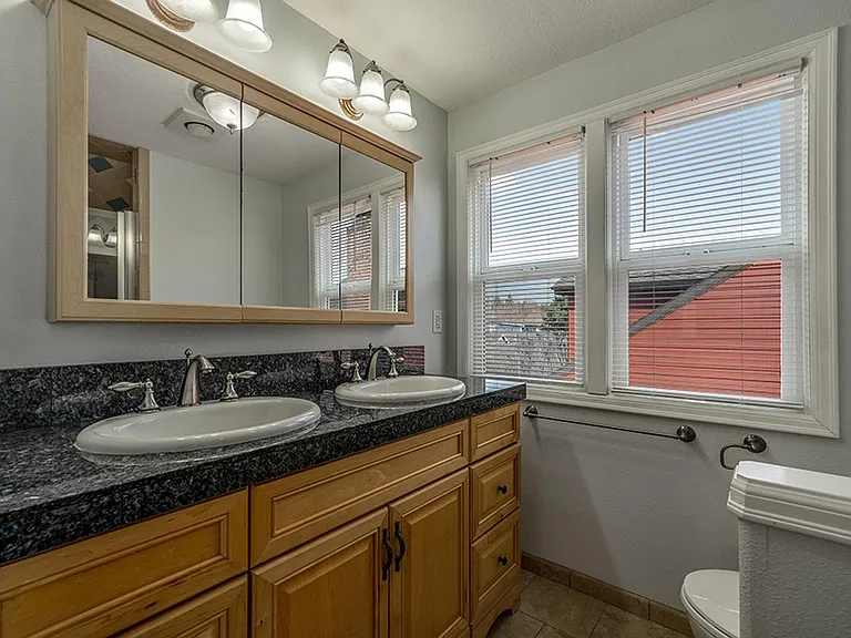 4713 N Willamette Blvd — Photo 21