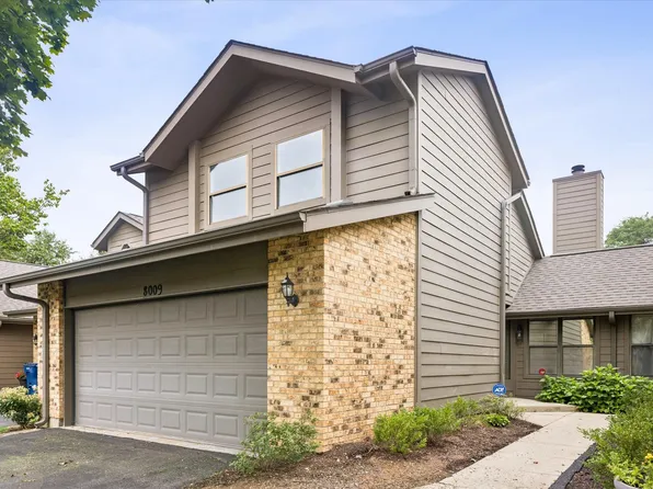 8009 Wildwood Ln, Darien, IL 60561