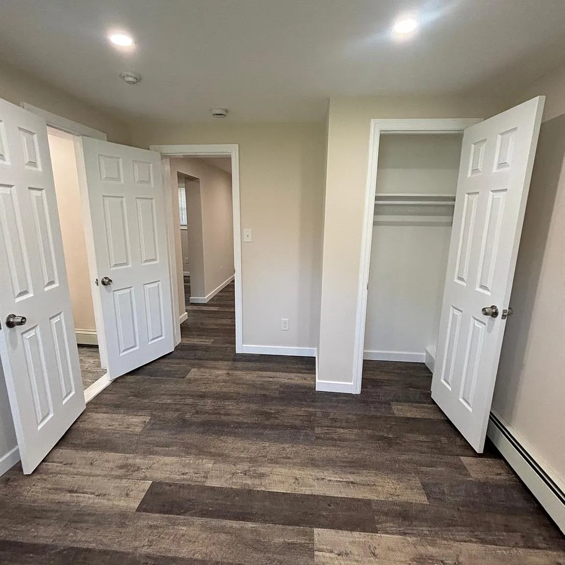 1 bed, 1.0 bath, 6098 sqft, $2,440 — Photo 3