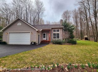 8382 Ridgeway Rd, Petoskey, MI 49770