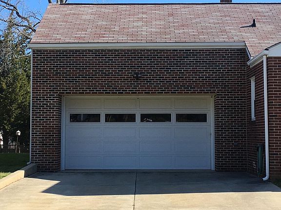 3rd image of 1601 Lincoln Ave