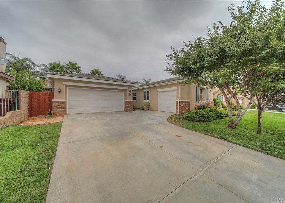 1st image of 25672 Turfwood St