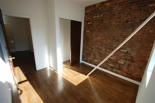 Rented by Bold New York | media 23