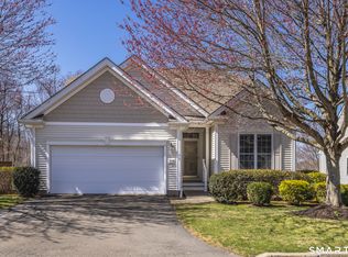 114 Country Club Drive #114, Oxford, CT