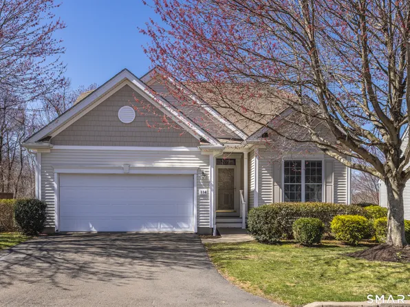 114 Country Club Drive #114, Oxford, CT 06478