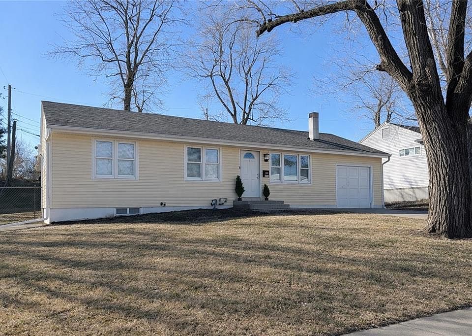 1st image of 303 W Marcia Ave