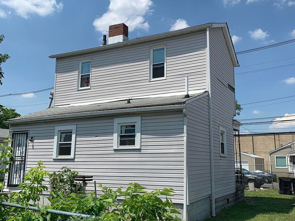 1st image of 736 E Burnett Ave
