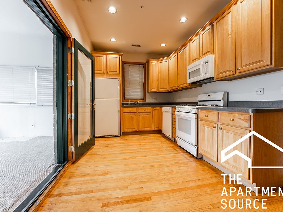 1st image of 1940 W Diversey Pkwy APT 2E